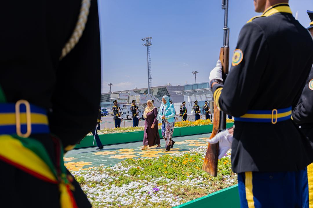 Rais Dkt. Samia alikuwemo nchini humo kwa ajili ya ziara ya kikazi ya siku nne, ambapo pamoja na mambo mengine alishiriki Mkutano wa Wakuu wa Nchi na Serikali wa Umoja wa Afrika (AU) uliofanyika tarehe 14 na 15 Februari, 2026.