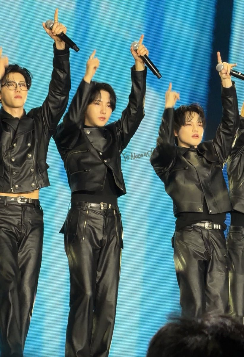 260214

เอวเอสมาก

#renjun #런쥔 #SMTOWNLIVE2025_26_BANGKOK