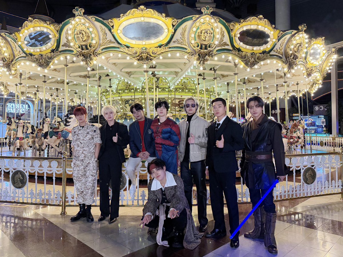 ATEEZofficial's tweet image. [📷] #돌박이일 Behind Photo 

돌박이일에서 충전한 #Adrenaline 
컴백의 흐름을 단단하게 만들어준 에너지 ⚡️
덕분에 성공적인 컴백을 맞이할 수 있었어요 🎢🎡💛

#ATEEZ #에이티즈
#GOLDENHOUR_Part4