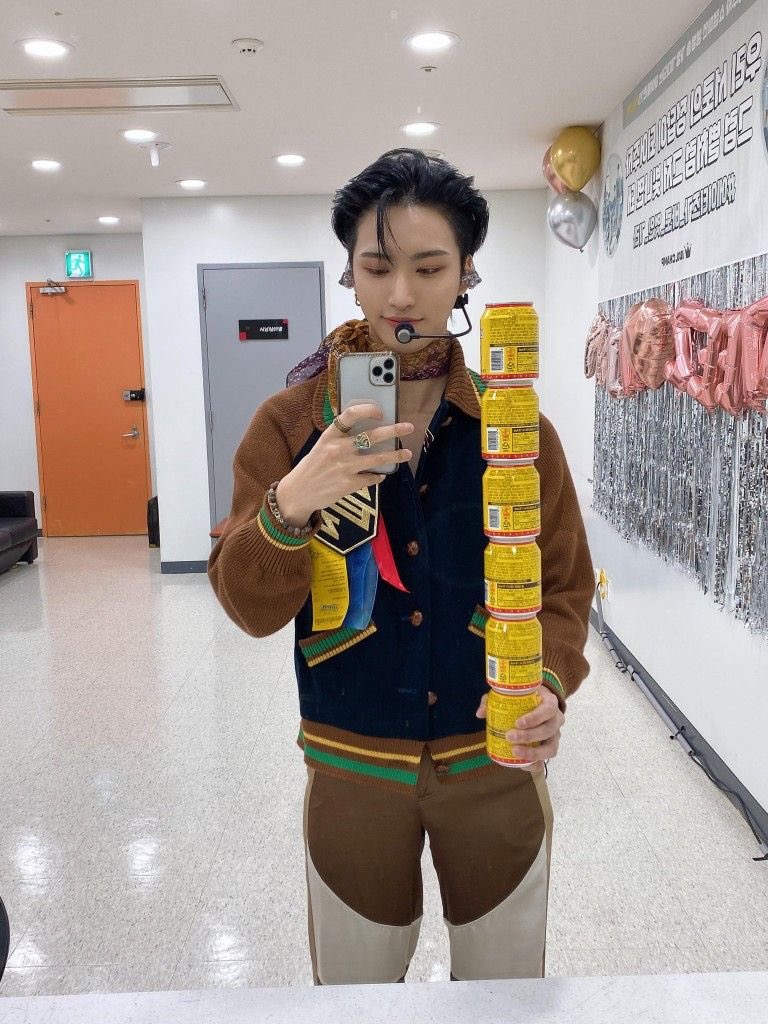 00SGV's tweet image. 이사진첨봣을때  식혜를저렇게들고 흠-족 한 표정으로 셀카를찍엇다는게안믿겨서 고독방에다가 물어봄