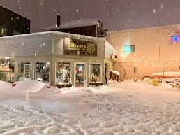 3 Rivers Outdoor Co. in Pittsburgh, USA … Outdoor gear retailer that hosts monthly campfire hangouts and live music, creating events for local customers to meet and connect: 3riversoutdoor.com/?srsltid=AfmBO…