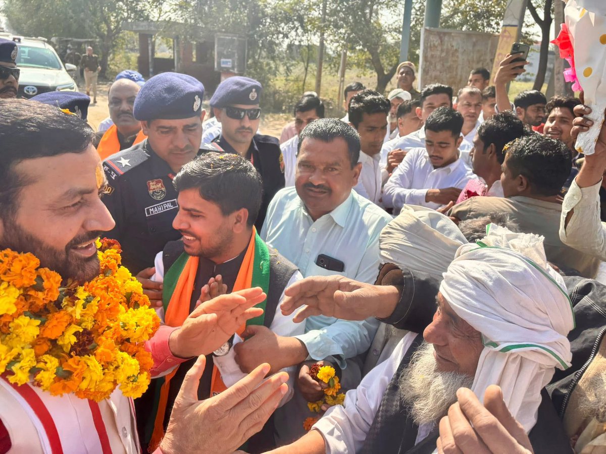 AsruDin0's tweet photo. माननीय मुख्यमंत्री नायब सिंह सैनी जी के नूंह आगमन पर हार्दिक स्वागत एवं अभिनंदन। 🌹

@NayabSainiBJP https://t.co/vvcVuzEbuv