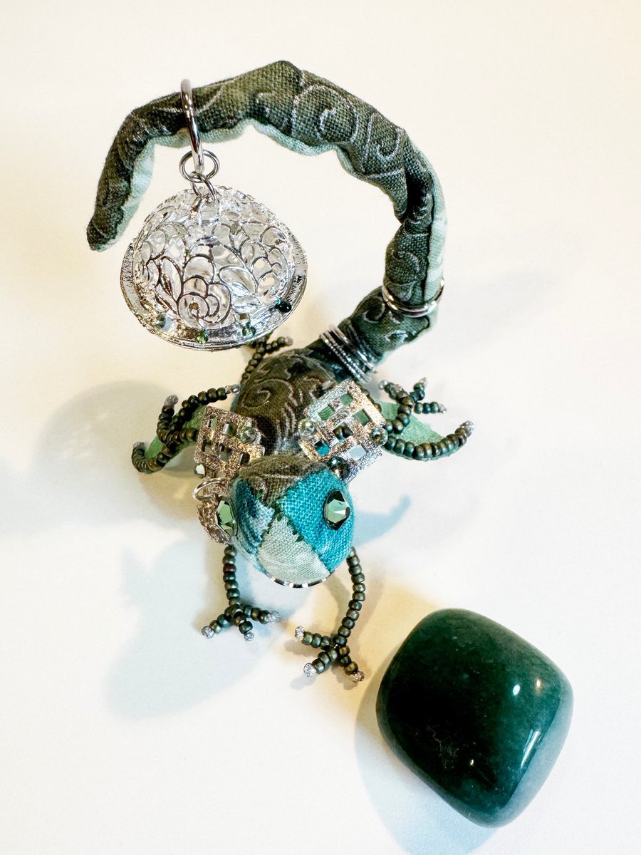 アドベントカレンダーの宝石竜

◆12/1ラピスラズリ
◆12/2レッドアゲート
◆12/3ブラッドストーン
◆12/4ジェイド

soranaku.base.shop/2
#宝石竜