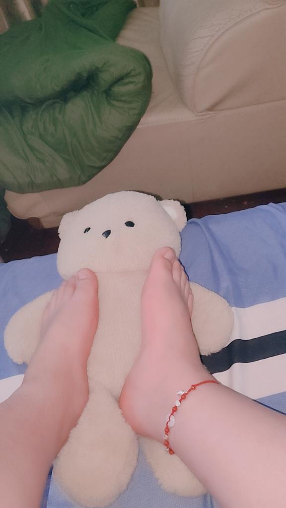 131tangche's tweet photo. 小熊被踩了啦😋 #足控 https://t.co/63cjo8kT2P