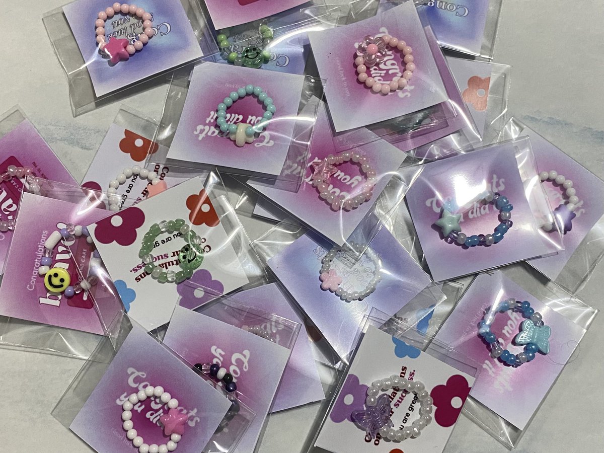 iiing_ing14's tweet photo. แหวนลูกปัด [พร้อมส่ง]‼️🌟

🧤 5.- / ชิ้น  🌸

[ส่ง 50 ชิ้นขึ้นไป 4.- | 100 ชิ้น ชิ้นละ 3.-]

>> สุ่มสีและจี้ มีจี้ทุกวงค่ะ

เลือกแพ็คเกจได้
- กระดาษรองคละสี
- ซองโฮโลแกรม

📦 ค่าส่ง 39 บาท พท.ห่างไกล+50

#แหวนลูกปัด #ของขวัญปัจฉิม #ของปัจฉิม #giveaways #กําไลเชือกเทียน https://t.co/OnWs8AOEXJ