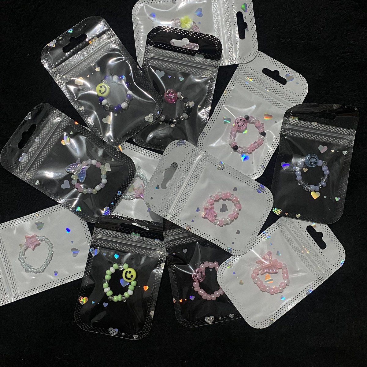 iiing_ing14's tweet photo. แหวนลูกปัด [พร้อมส่ง]‼️🌟

🧤 5.- / ชิ้น  🌸

[ส่ง 50 ชิ้นขึ้นไป 4.- | 100 ชิ้น ชิ้นละ 3.-]

>> สุ่มสีและจี้ มีจี้ทุกวงค่ะ

เลือกแพ็คเกจได้
- กระดาษรองคละสี
- ซองโฮโลแกรม

📦 ค่าส่ง 39 บาท พท.ห่างไกล+50

#แหวนลูกปัด #ของขวัญปัจฉิม #ของปัจฉิม #giveaways #กําไลเชือกเทียน https://t.co/OnWs8AOEXJ