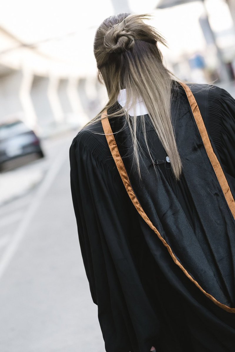 ndnadearrrr's tweet image. เรียนพร้อมเพื่อนจบพร้อมแพทย์แต่จั้นเรียนจบจริงๆละทุกคนฮือๆๆฟื้ดดดดด ผ่านทุกอย่างมาได้อย่างดีเพราะน้องป๋อเลยนะ ㅜㅜㅜㅜ 🤍🫧

💌 19 feb แวะมาถ่ายรูปกานได้ที่ศิลปากร สนามจันทร์นะค้าบ 14:00 เป็นต้นไปปปป👊🏻💘