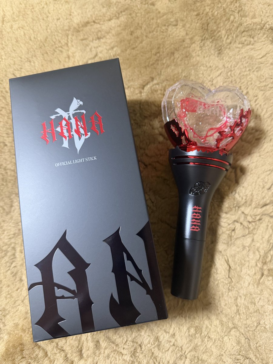 生まれて初めてのファーストペンライト😭❤️‍🔥 届いてるの今気づいた