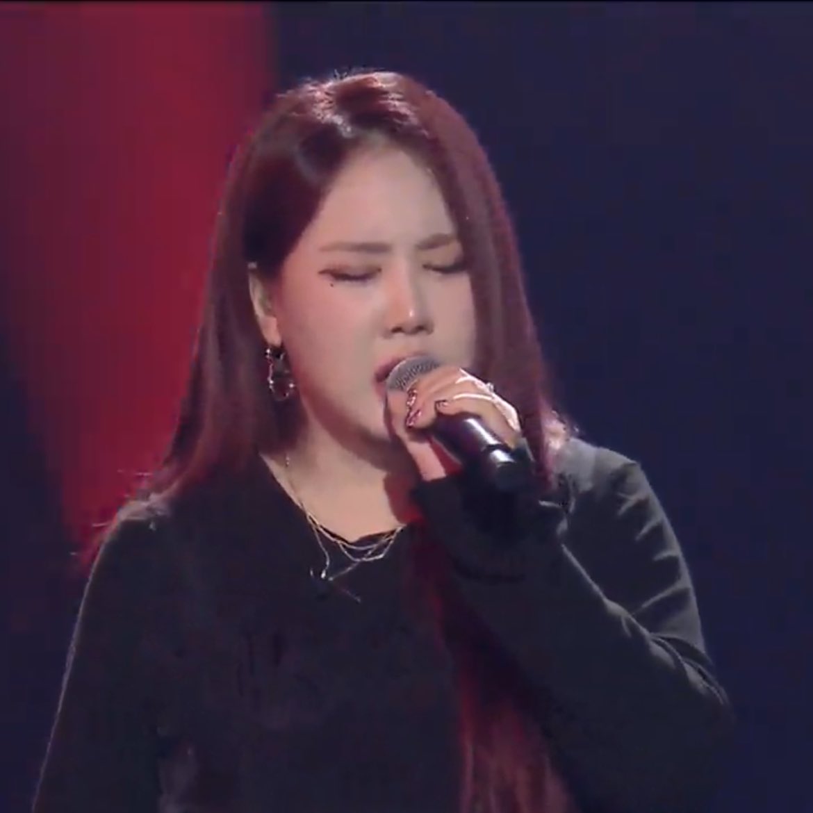 JiminParkBR's tweet photo. [PICS] 260215 JAMIE cantou Rolling In The Deep na sua primeira apresentação no Audition End War 

#제이미 #JAMIE https://t.co/xFRDbBcJvD