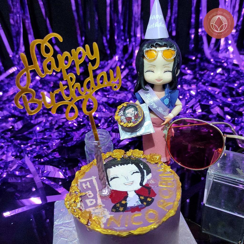 wangiujanatelir's tweet photo. ✨ Custom Order - Handmade Clay Art ✨

🎂 topi ulang taun dan miniatur kue ulang taun nico robin 🌸

(@/wangiujan 🥰✨)

💌 DM for custom &amp; order ٩(^ᗜ^ )و ´-

#clay #handmade #clayart  #miniature #cakeminiature #miniaturecake #customclay https://t.co/vQC71yOw20