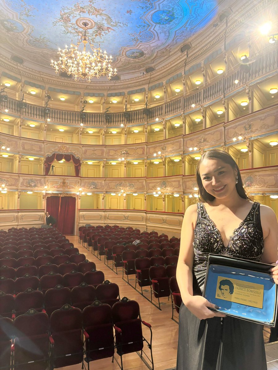 YurieTakano's tweet image. イタリア・ロヴェレートのザンドナイ劇場にて開催された「フランコ・ボニソッリ国際オペラ歌手コンクール」にて、第1位（優勝）をいただきました。
ファイナルは、オーケストラとの共演によるコンサート形式で行われました。