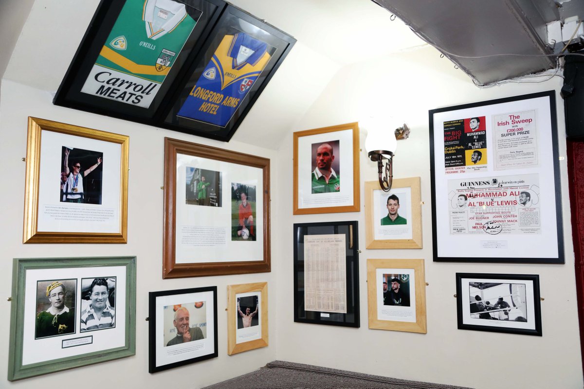 ClonliffeHouse's tweet image. Muhammad Ali fought Al “Blue” Lewis at Croke Park on Wednesday, 19 July 1972.  Check out our signed game programme! Ali won by technical knockout (TKO) in the 11th round in front of approximately 18,000 people
#MuhammadAli #Boxing #History