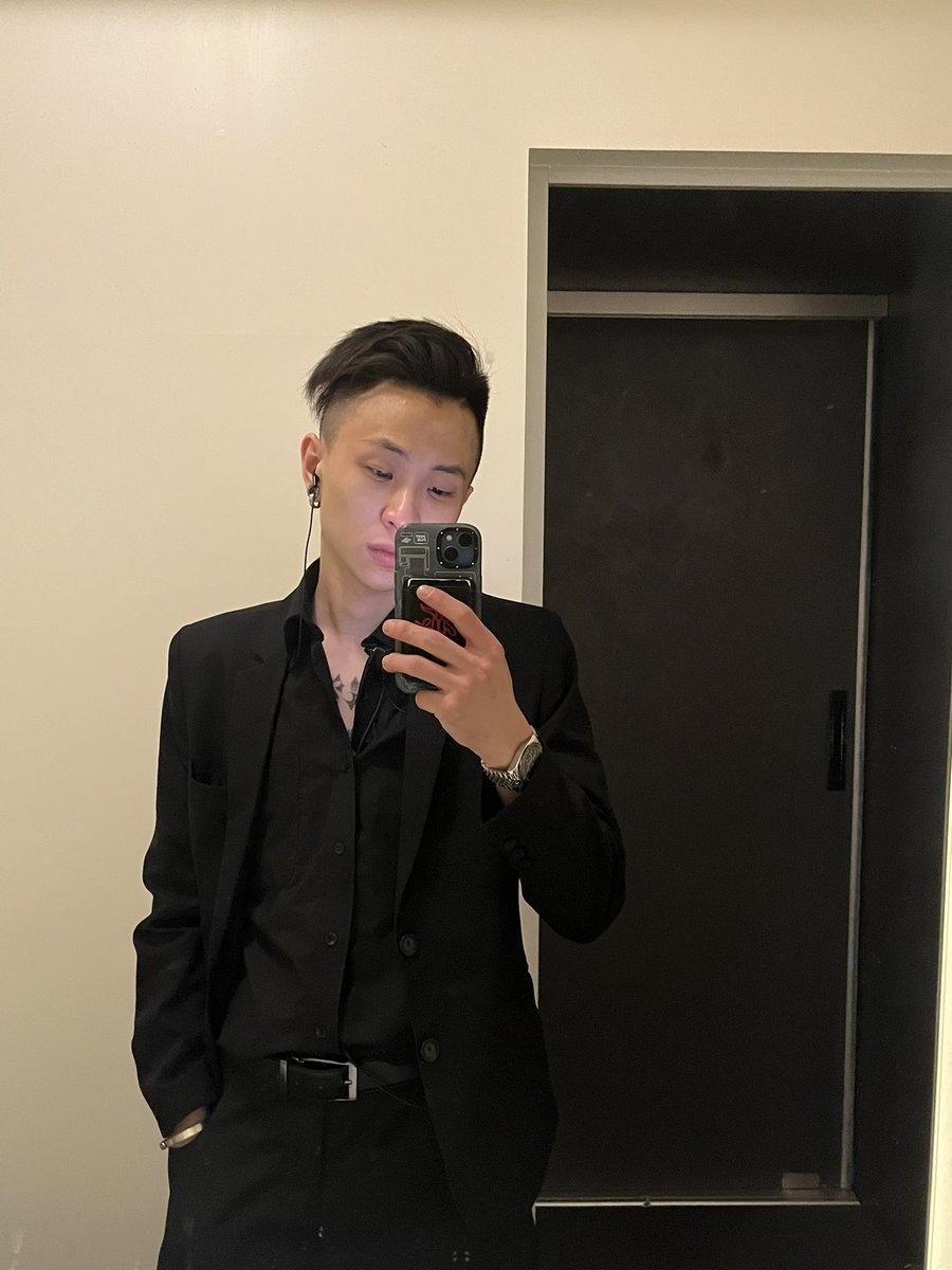 水往下劉 tweet media