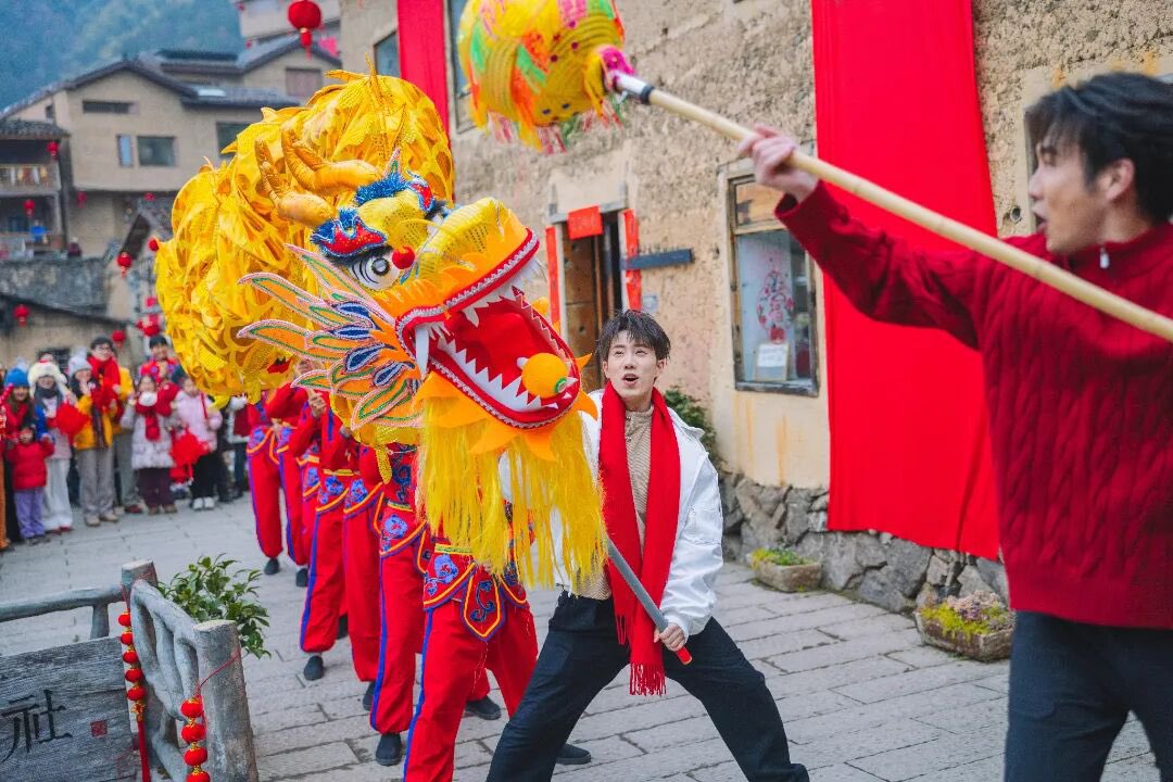 isongyang's tweet image. 🧨 欢欢喜喜过大年~
🧨 Celebrating the New Year with Joy and Cheer~
 #HappySpringFestival #FestiveVibes #FamilyReunion #Celebration