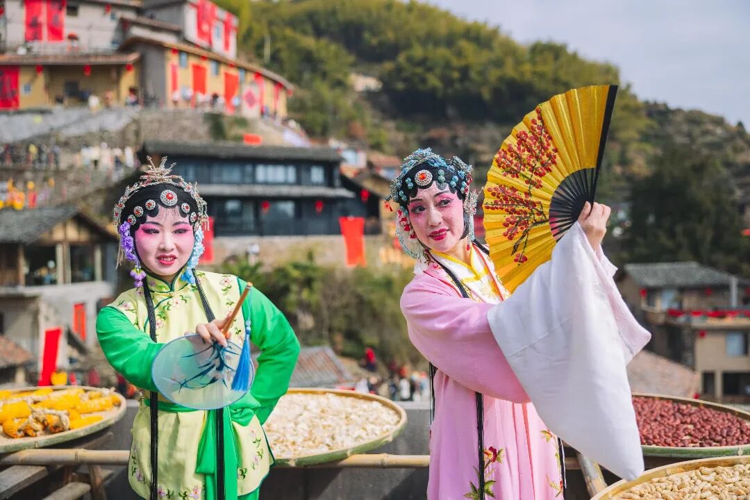 isongyang's tweet image. 🧨 欢欢喜喜过大年~
🧨 Celebrating the New Year with Joy and Cheer~
 #HappySpringFestival #FestiveVibes #FamilyReunion #Celebration