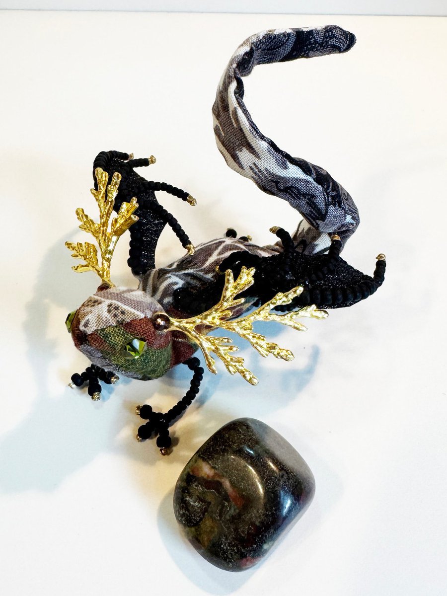 アドベントカレンダーの宝石竜

◆12/5ソーダライト
◆12/6サクラアゲート
◆12/7虹彩長石
◆12/8謎石

soranaku.base.shop/2
#宝石竜