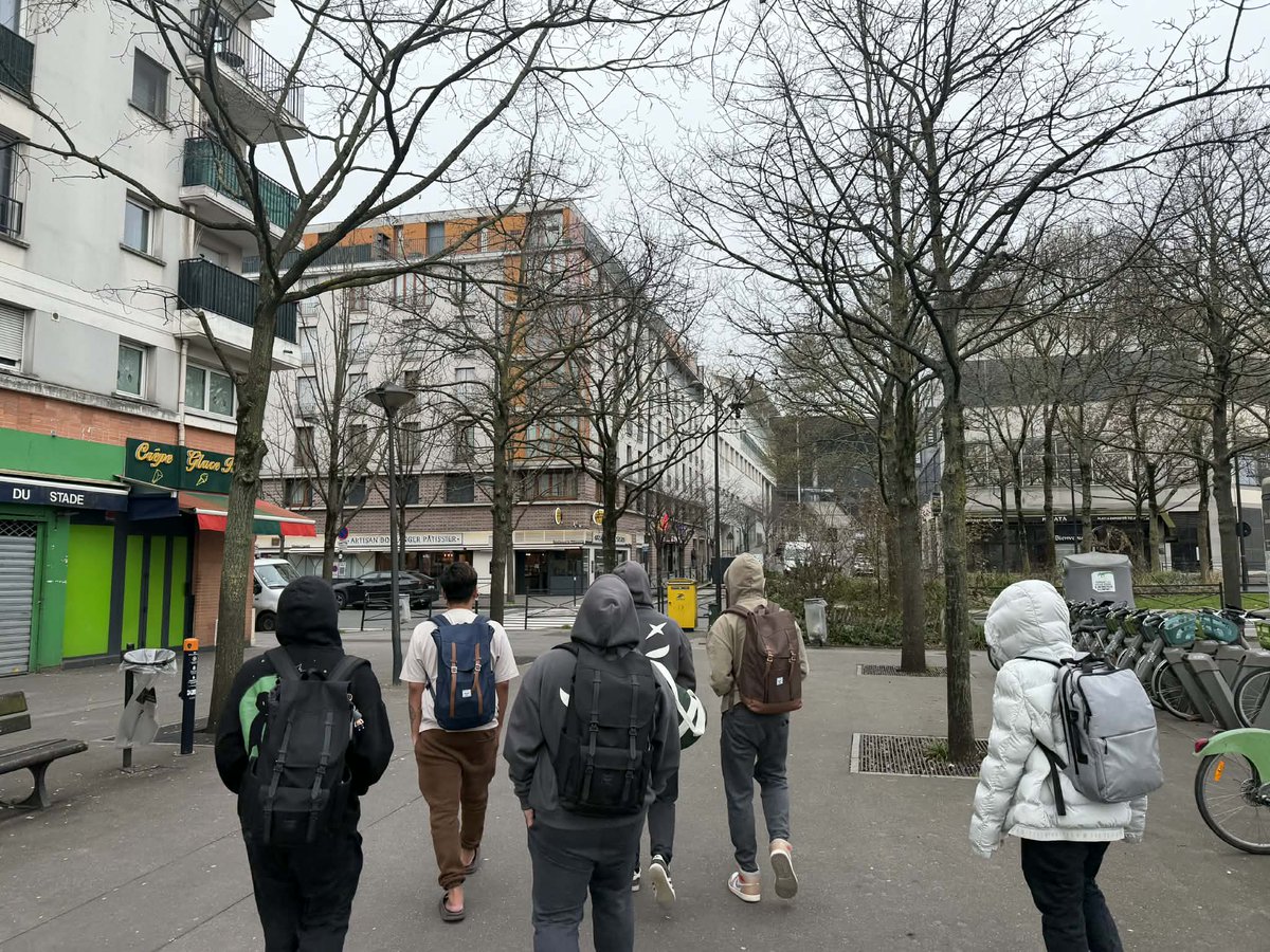 Execration tweet media