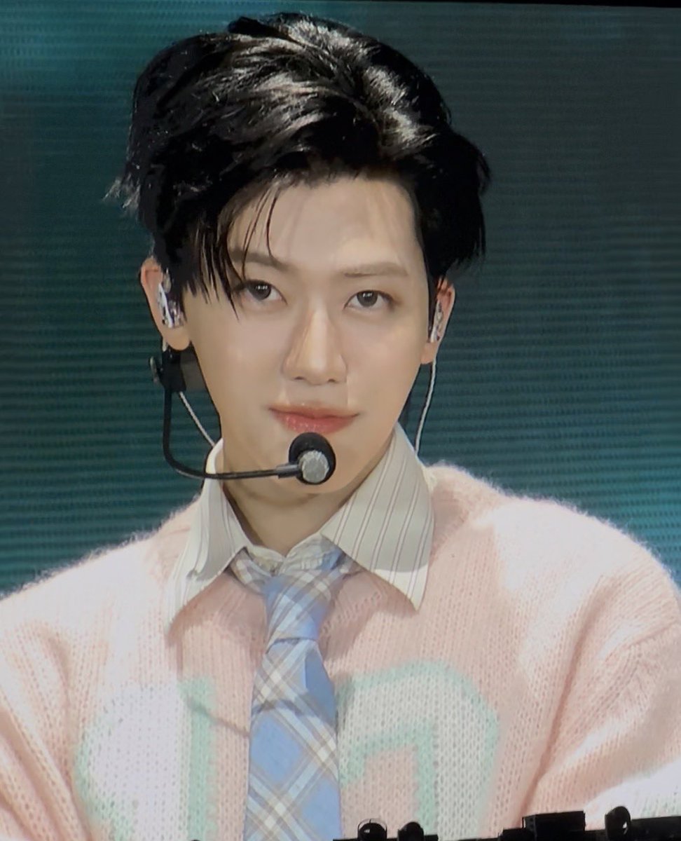 สงสารมาดามของชั้นจริง ๆ ความจริงมะวานชีจะต้องไปเดิน final walk เดอะเทคนะ แต่เพราะติดงานอบตโชว์เวโกเวลอบ นางเลยต้องสละสิทธิ์ตรงนั้น โกอินเต้อกะบ้านเฮาไทชมพู นางเลือกบ้านเฮา ขอให้หนูดัง ๆ นะลูก ปีหน้าเอาใหม่ มงต้องเป็นของหนูค่ะ