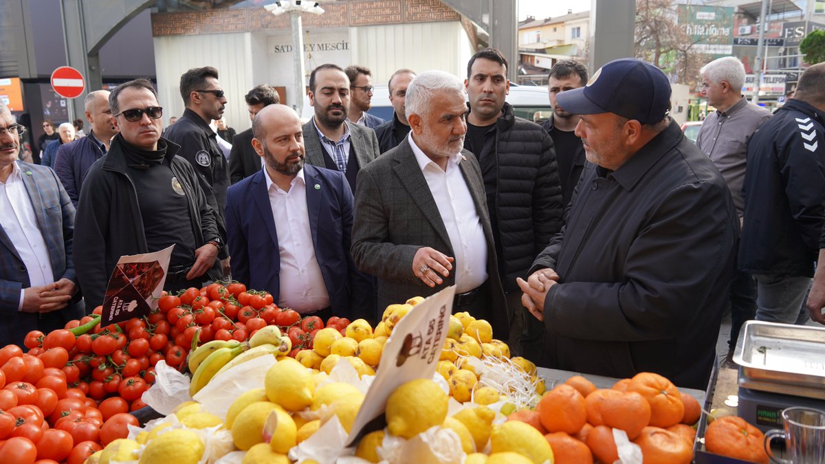📍Samsun

Genel Başkanımız Sayın Zekeriya Yapıcıoğlu, Mecidiye Çarşısı esnafını ziyaret etti. 

Genel Başkanımız, çarşı esnafıyla hasbihal edip 'hayırlı işler' temennisinde bulundu.
