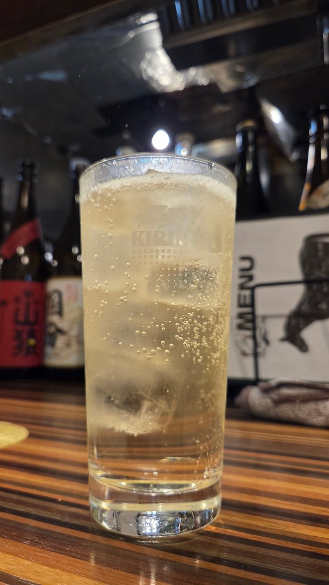 menofu03's tweet photo. リア凸二日目
2人が体力切れたのでひとり飲み
最年長が一番元気なの何事?? https://t.co/qAFrBtmVR5