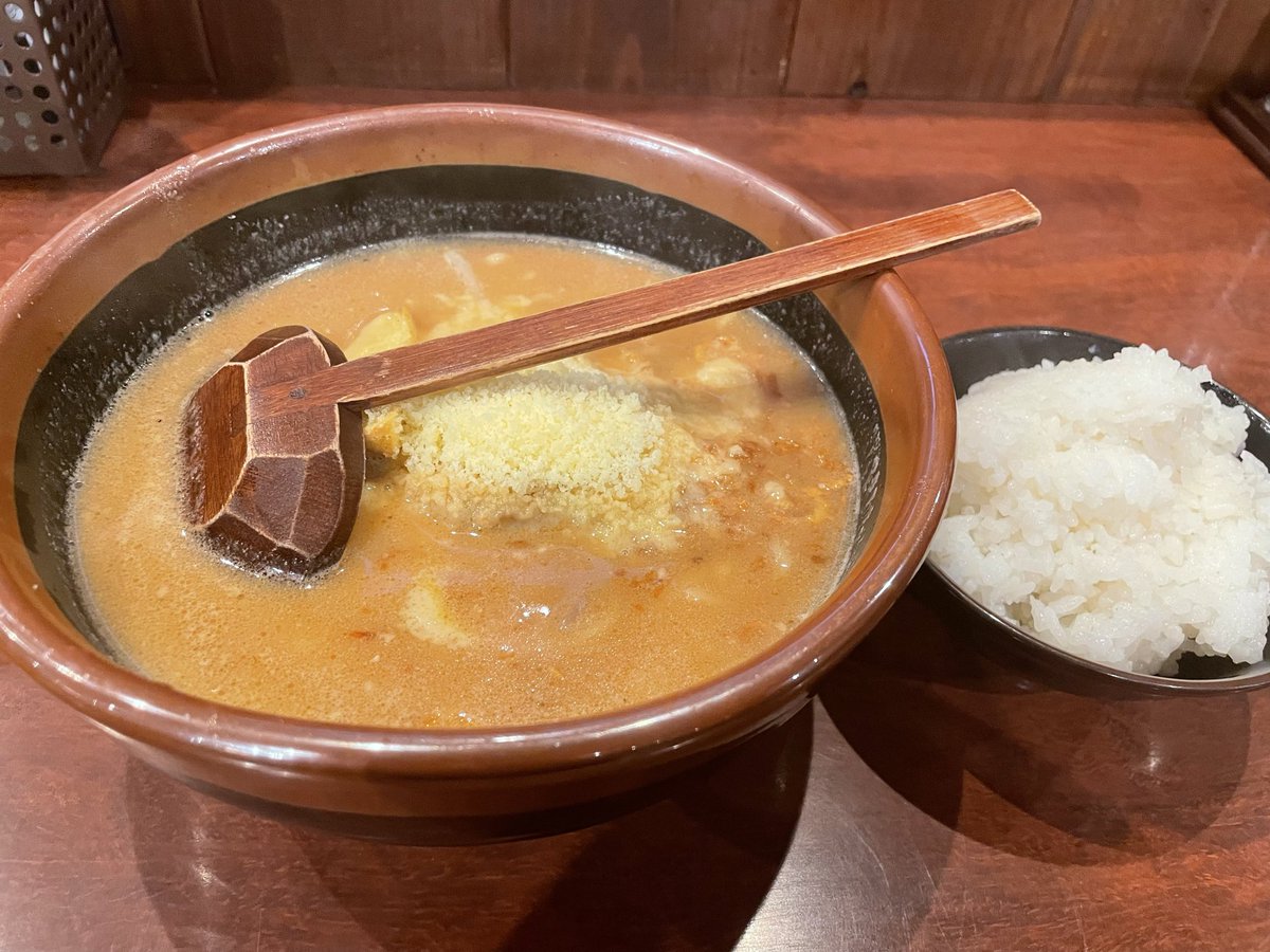 skyraider5612's tweet photo. ひさびさのラーメン🍜
粉雪ラーメン。チーズ🧀好きには美味しいラーメン、ごちそうさまでした😋🥰🥰🥰 https://t.co/rvjqM9yam6