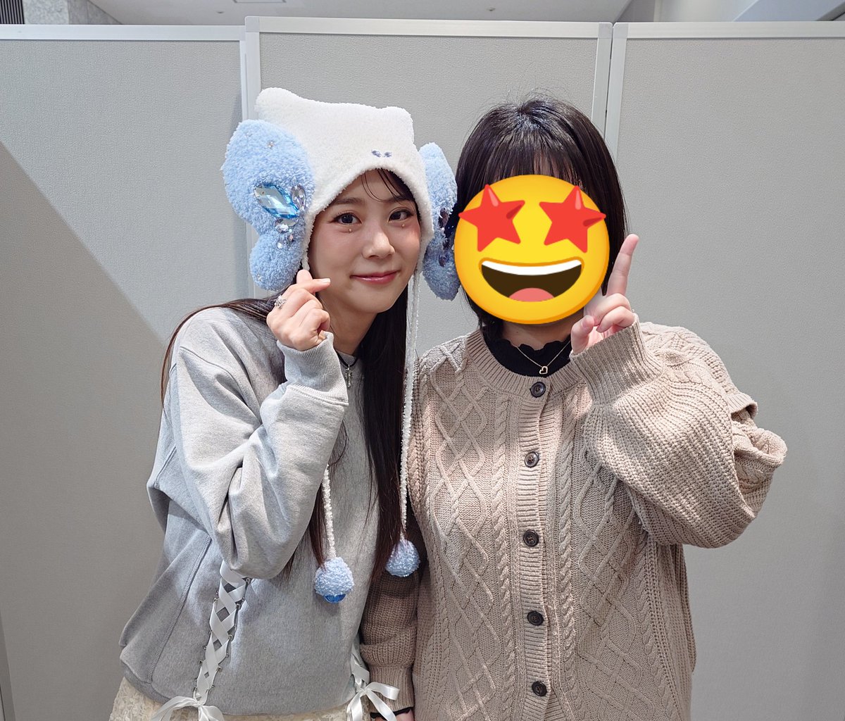 サイン入りグッズ、そしてツーショもゲットできた✨️ サイン入り