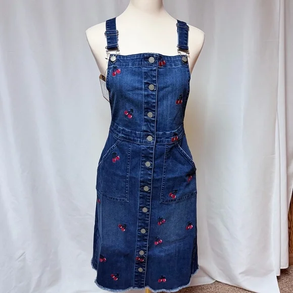 RusticTrove's tweet photo. Denim Jean Jumper Dress Embroidered Cherries | NWT | Size S https://t.co/SizeM2FW1d #BillyT #DenimDress #CherryDress #EmbroideredDenim #PinaforeDress #Y2KStyle #CottagecoreFashion #CoquetteStyle #FestivalOutfit #LayeringDress https://t.co/T3aZaK4kGu