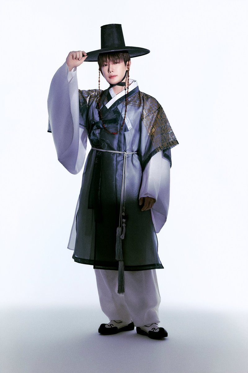 official__wonho's tweet image. [📸]
위니 여러분!
2026년도 잘 부탁드리고
새해 복 많이 받으세요🐴❤️

#원호 #WONHO