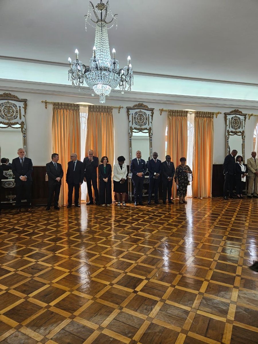 L’ambassadeur Abdellah Sbihi a pris part à la cérémonie de voeux du nouvel An à SEM Carlos Vila Nova Président de la République Démocratique de Sao Tomé et Principe, moment privilégié d’échanges avec le PR, plusieurs membres du Gouv ainsi que des chefs de mission diplomatiques.