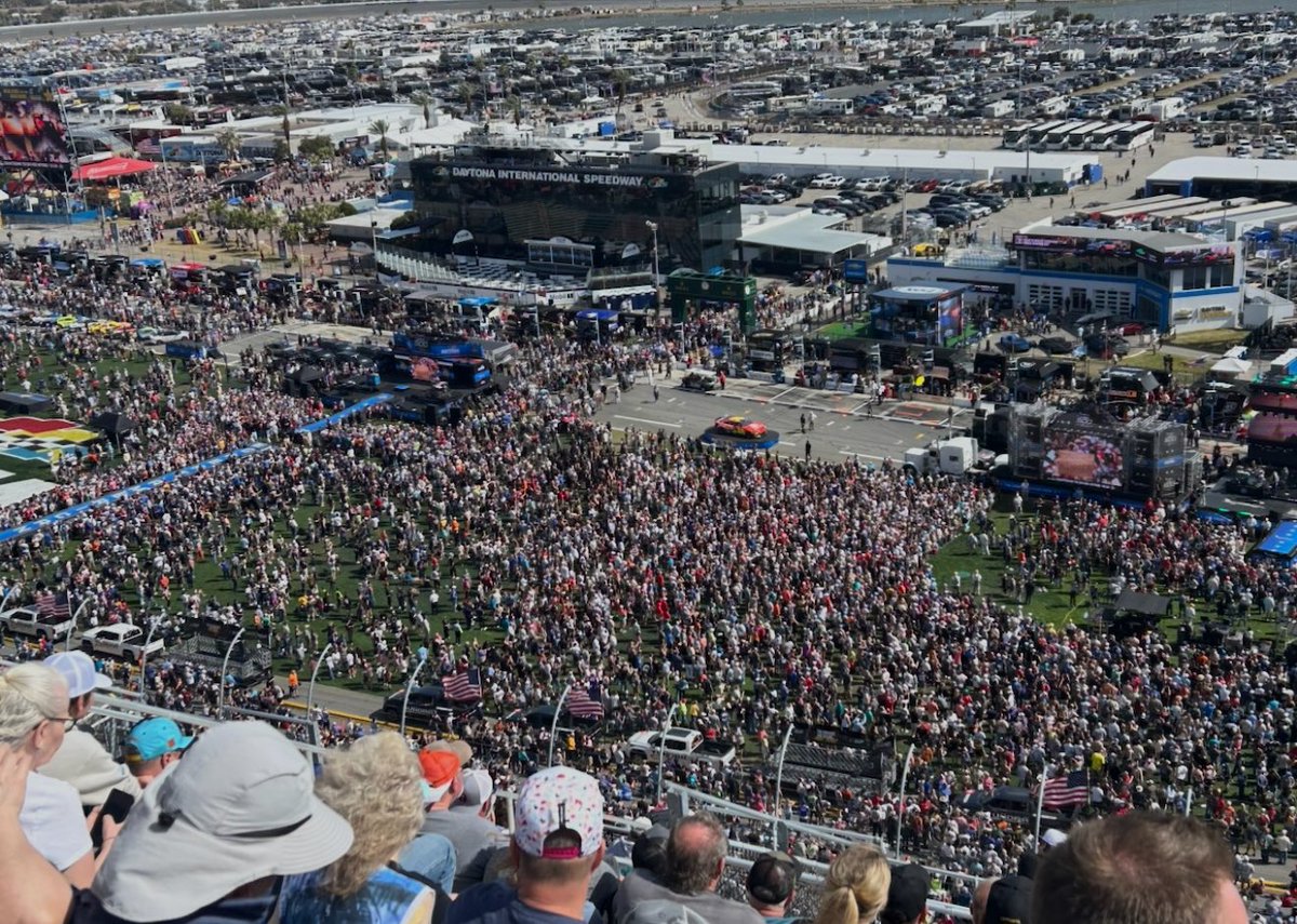 alwaysrealracin's tweet image. Parents have been to every 500 since ‘20, said this is by far best crowd they’ve seen. Great things are happening in NASCAR right now