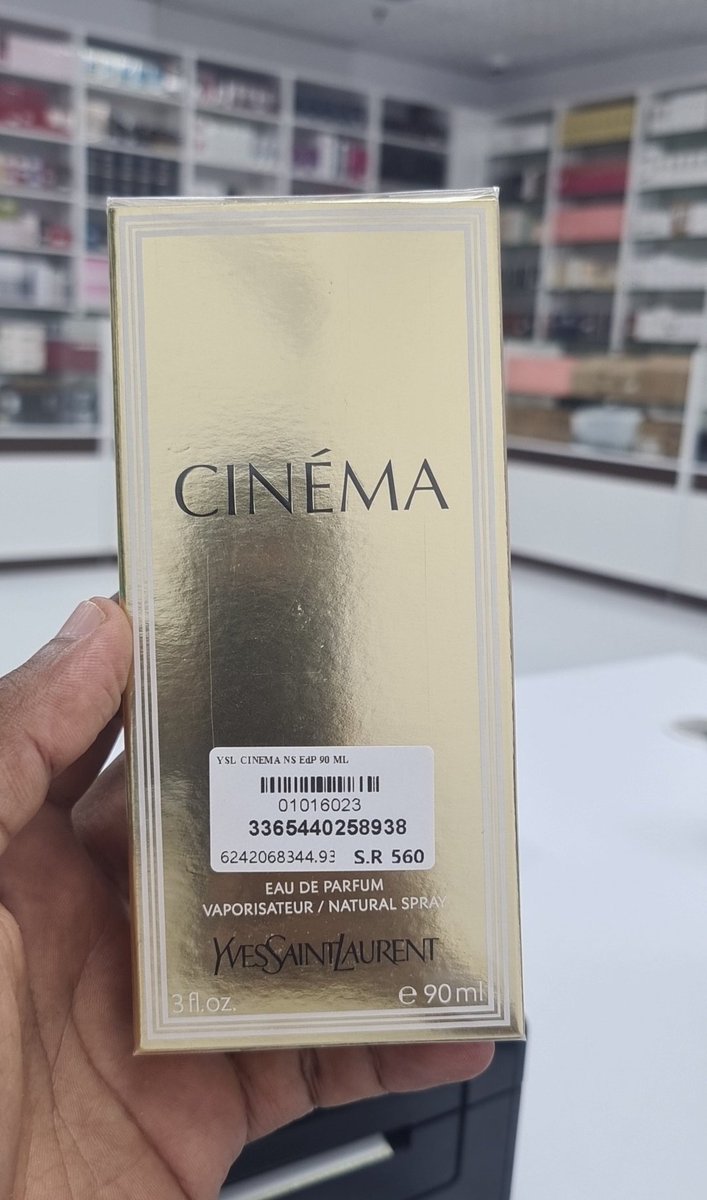 AlmarkatNet's tweet photo. العطر الاسطورة عطر سينما افسان ��وران 
عطر جميل أصدر عام ٢٠٠٤ افتتاحية العطر زهور الووز الحمضيات الزهور قلب العطر الياسمين الفاونيا الاماريليس قاعدة العطر الفانيليا العنبر البنزوين الجاوي والمسك الابيض 
#الماركات_نت #عطر_سينما #عطور_اصلية https://t.co/JvlhrShmAy