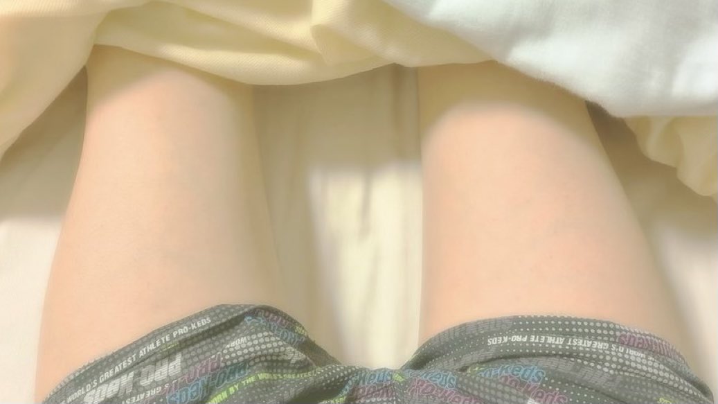 太もも細い(・ω・)太れない体質(´･ω･｀)