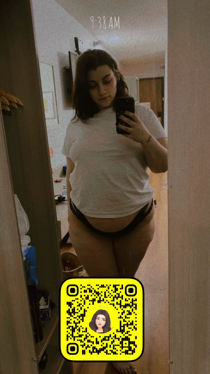 PrettiestP0ison's tweet photo. Who’s spoiling AFTER v day👀🥰 cum show me some love 💋💋 https://t.co/xOLEbxzo7v