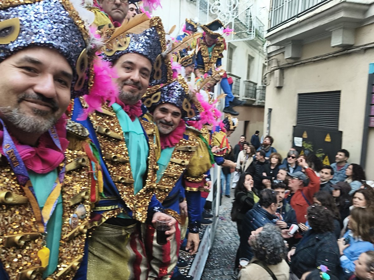 Coro de JM Pedrosa y David Fdez. tweet media