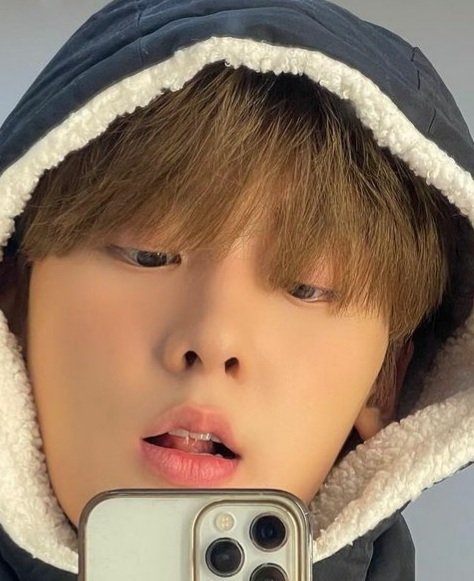 Sweet night Sanha, waiting for your up date.💜🐥💜 #윤산하 #YOONSANHA #ASTRO