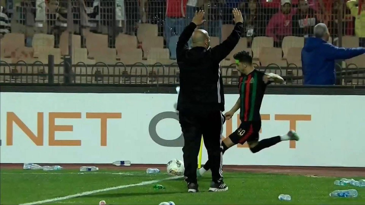 Unacceptable scenes in Cairo. 👀

#CAFCLwithMicky
#AfricanFootball
