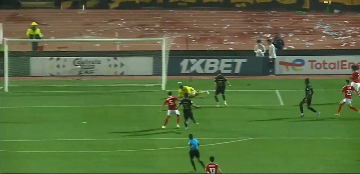 MickyJnr__'s tweet photo. Unacceptable scenes in Cairo. 👀

#CAFCLwithMicky
#AfricanFootball https://t.co/zJiaqI1PPy