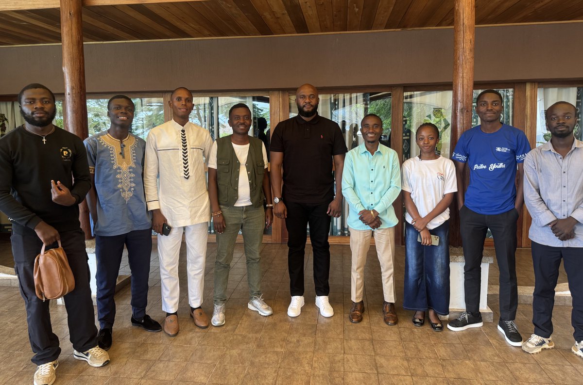 J’ai reçu ce jour une délégation de la jeunesse congolaise vivant au Burundi, échange autour des questions liées à la communauté et les conditions de survie dans lesquelles se trouvent nos sœurs et frères réfugiés à Bujumbura.