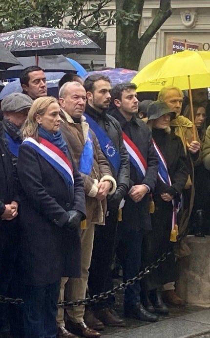 J'ai participé à l' hommage rendu à Quentin devant la Sorbonne à Paris, aux côtés d’élus et de militants du RN, pour dénoncer l' impunité des milices terroristes ( antifas) .
Le <a href="/RNSARTHE72/">RN Sarthe</a> lance une campagne d'affichage #JusticePourQuentin