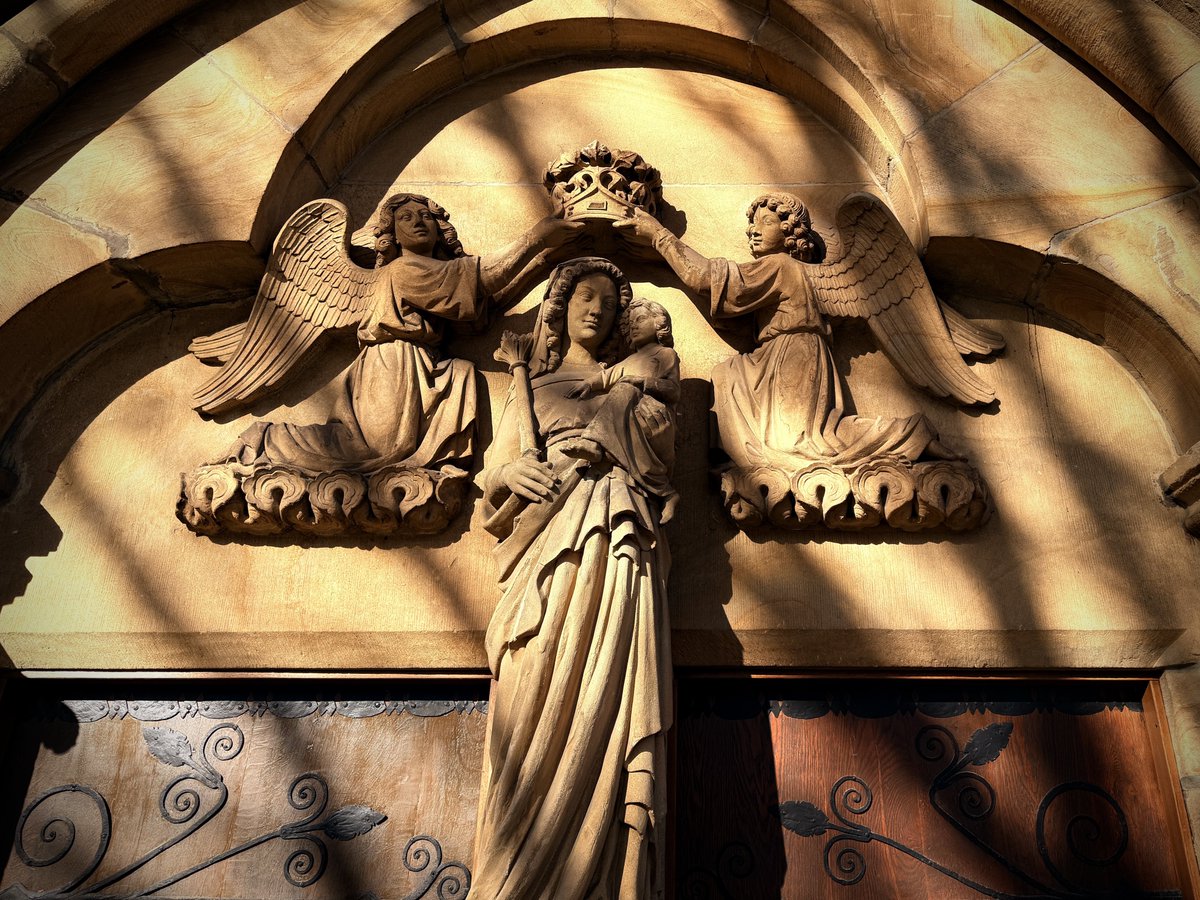 KarstenOnAir's tweet photo. Heute ein kleiner Rundgang in Dortmund Kirchlinde. Mit der  St. Joseph Kirche. Schön was es direkt in der Nachbarschaft zu entdecken gibt. Die ältesten Teile der Kirche stammen schon aus dem 13. Jahrhundert. Die Basilika selbst wurde 1906 fertiggestellt. #dortmund #sunday https://t.co/kLDbSBKM1i