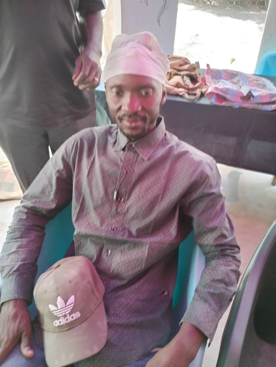 FirstAid4Gambia's tweet photo. It was a pleasure today working with the community at  Pirang Bonto Community Forest.
We were able to do an emergency first aid at work course and present them with a large first aid kit.
#projectwildgambia https://t.co/9CjMdTAKER