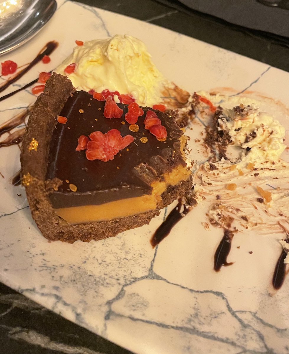 devereux1655's tweet image. Love spending time with my daughter and grand daughters - such great chat and laughs- food was nice and now can’t move 😱🤣 #family #daughter #granddaughters #love 🍗🍰