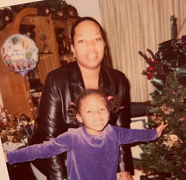 traumaziiine's tweet photo. 31 years ago today, Holly Thomas released Megan Jovon Ruth Pete. 💕 https://t.co/wSMWhuws6b