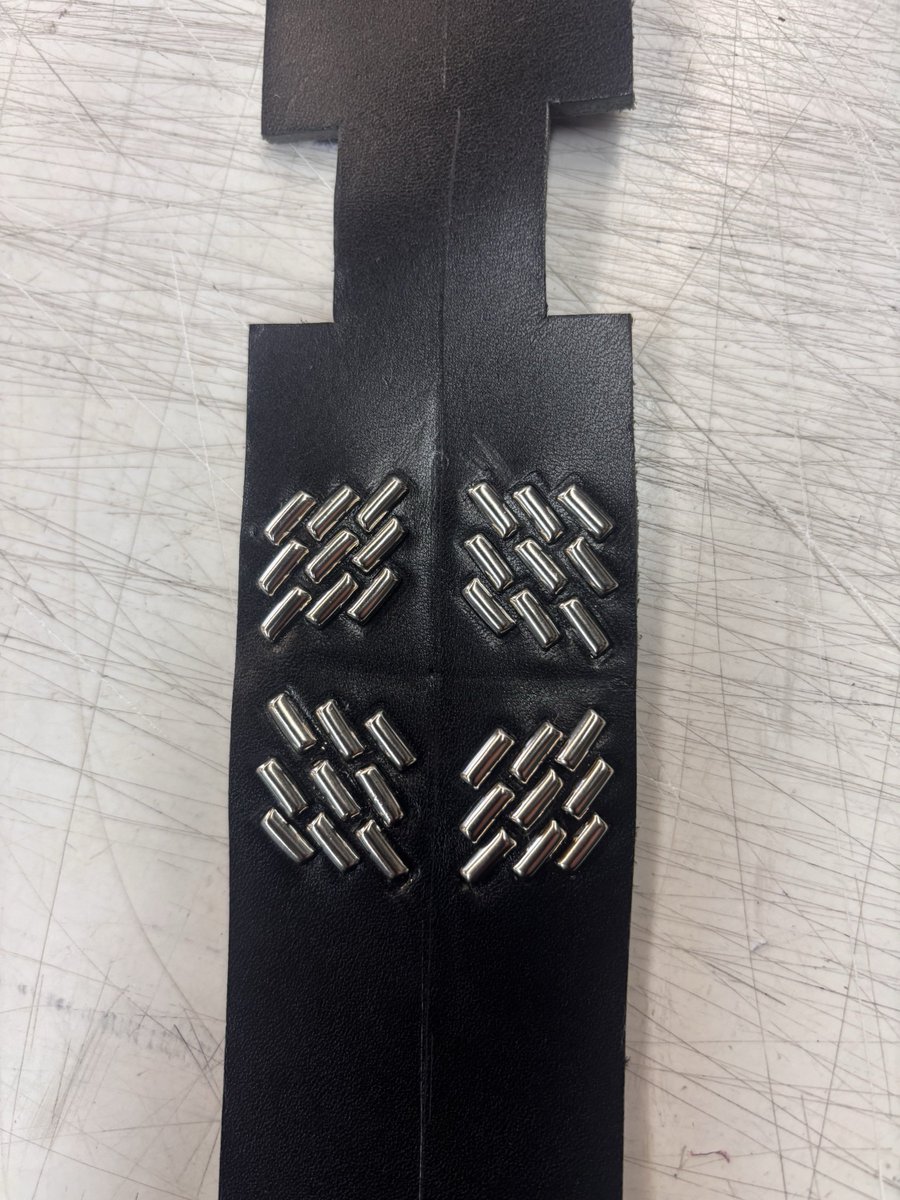 idle worship tweet media