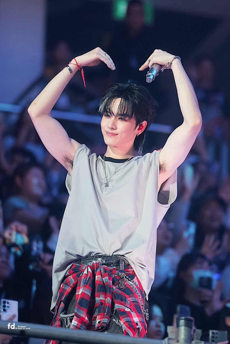 หัวใจดวงโตจากน้องต้าคับ 🫶🏻🤍

JASPER FINAL COMBUSTION
#RISERCONCERTD3
#Santapp