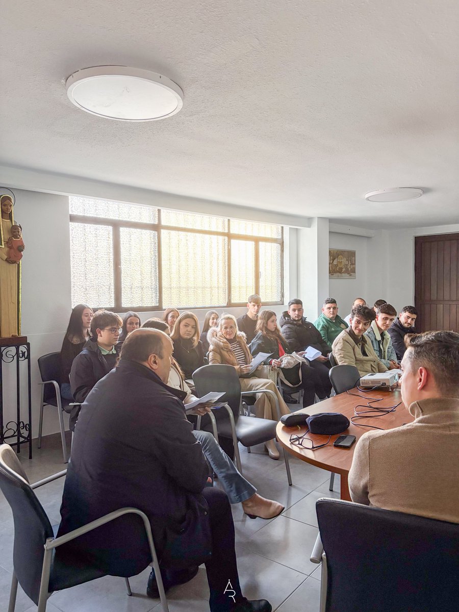 #FORMACIÓN |

Este fin de semana, los nuevos hermanos que jurarán las reglas y se impondrán la medalla en el Quinario del Señor de la Sentencia han realizado el curso formativo previo, pudiendo ya compartir diferentes momentos de convivencia y Hermandad.

#EsperanzaNuestraSalve