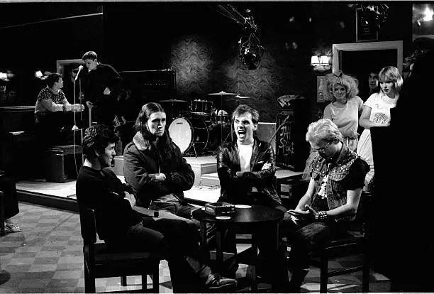 BobaFettANHSE's tweet photo. The Young Ones: #adrianedmondson #rickmayall #nigelplaner and #christopherryan https://t.co/K0UKw54qvF