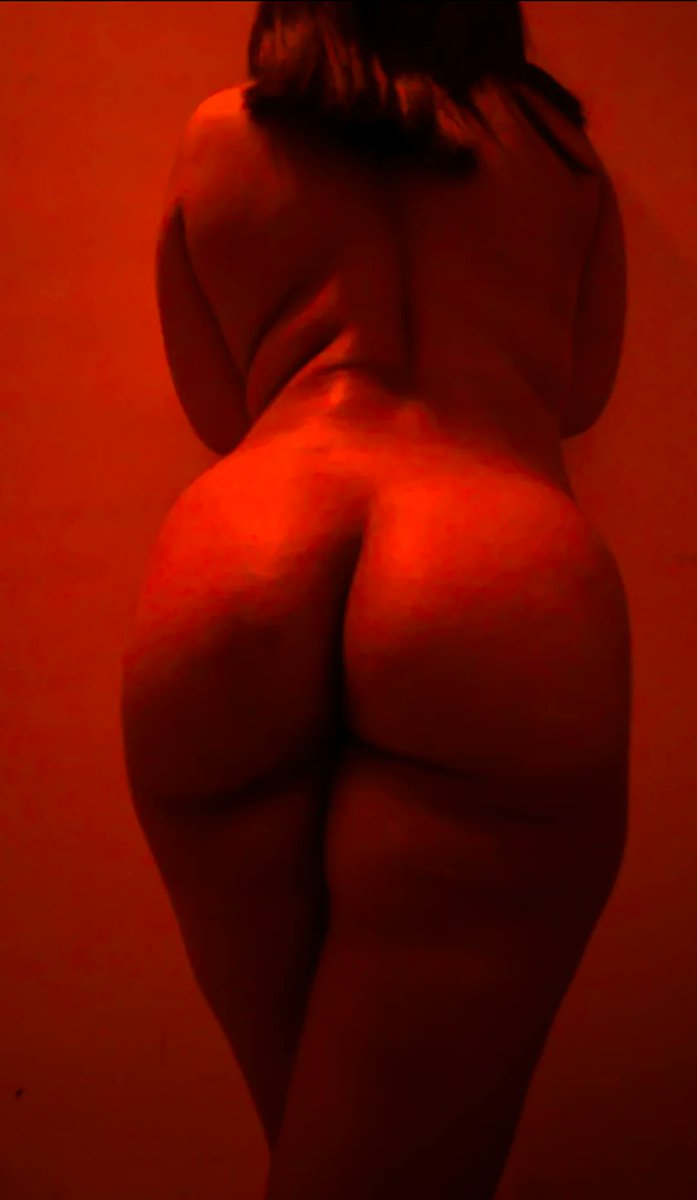 Let the Night Glow Better with My Butter Soothu Presence.. 👅🍑

#JM #BustyJeenu