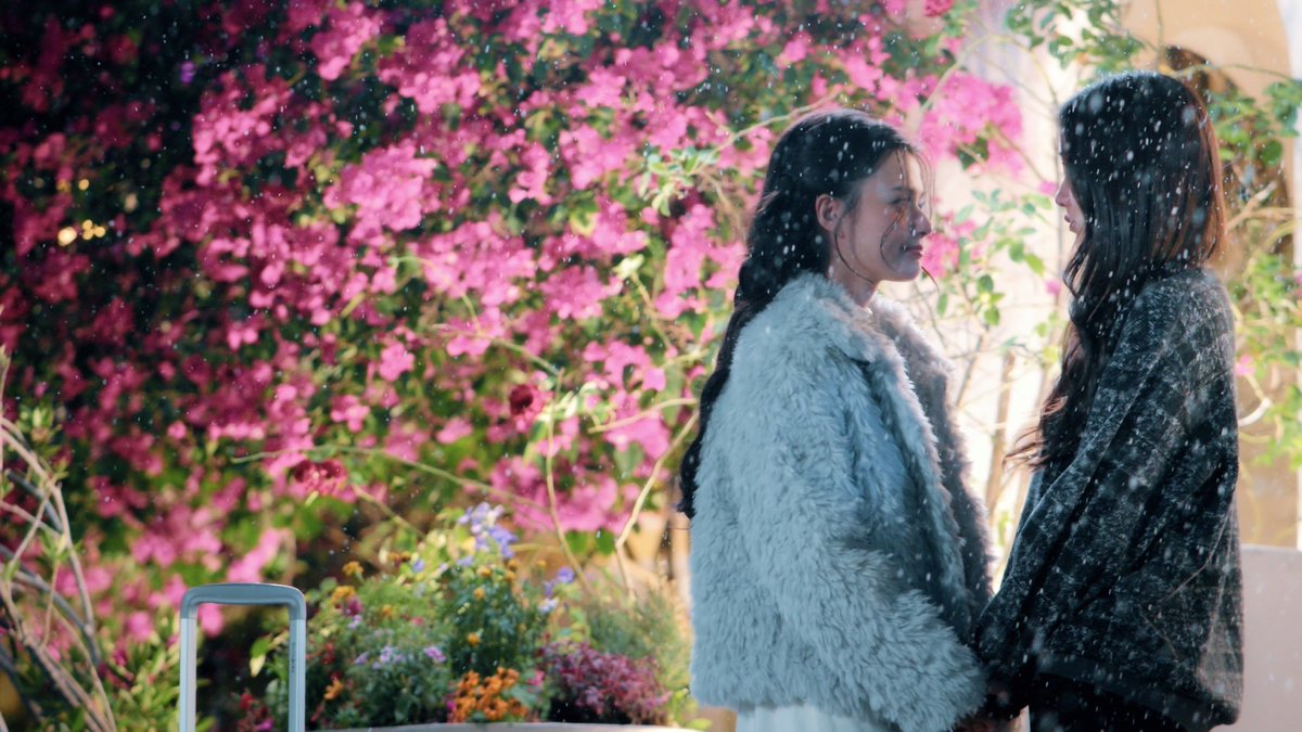 THE AIR Q22 SHOOTING
#เสน่หาวาโยคิว22

ท่ามกลางหิมะ สายลม และสองเรา
โรแมนติกสุดๆ ❄️🌨️

ทั้งโลเคชั่น สถาปัตยกรรม และนักแสดง
สวยไปหมดเลยค่ะ ฮรือออ...ดีต่อใจมากๆ
ฝากติดตาม 'เสน่หาวาโย' ด้วยนะคะ