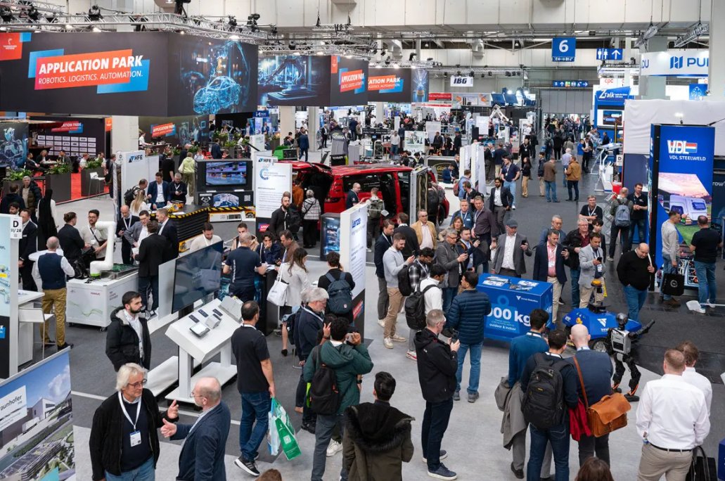 MDA_Technology's tweet photo. At the Application Park, the latest trends in robotics take center stage – from AI-powered perception systems and autonomous mobile manipulators to humanoid robots

👉 Learn more here: https://t.co/yExvsX0Wn7

#HANNOVERMESSE #Robotics #vfv26 https://t.co/5Ws4u5HSGR